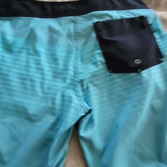 Oakley vtg Reverse boardshorts - Picture 5 of 6